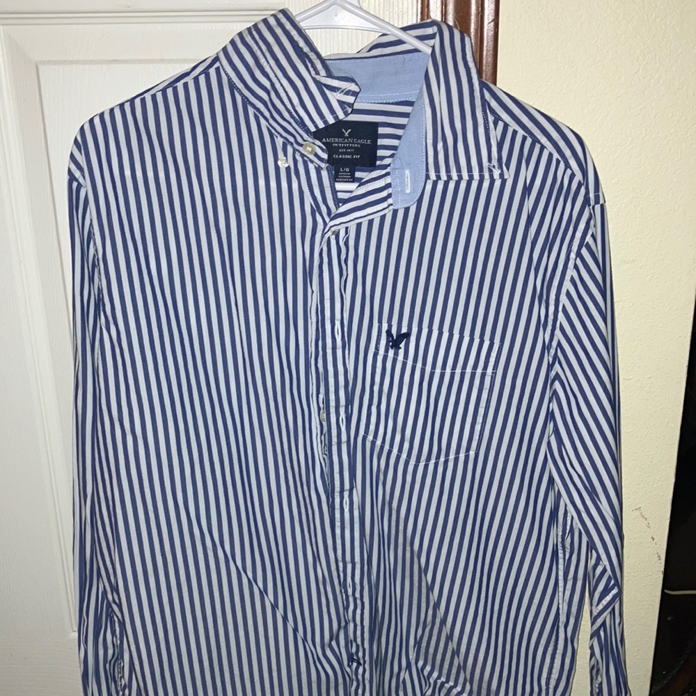 American Eagle Button Up